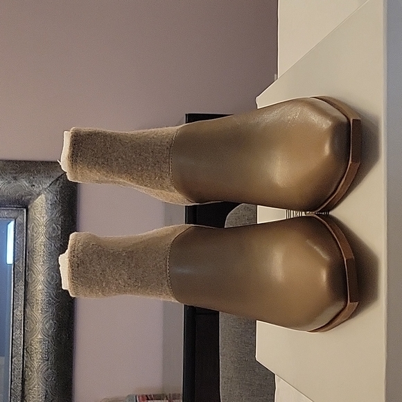 BNIB Charles David Fallyn Wool Bootie Size 9 - Picture 5 of 5